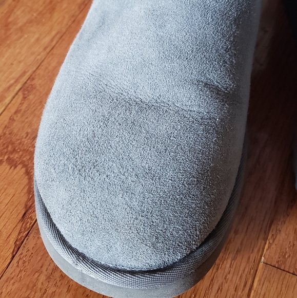 Tall grey Bailey Button UGGS and care kit - Picture 5 of 13